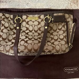 ❤️😎❤️ON SALE TODAY ONLY❤️😎❤️ Coach Brown and Tan Signature Shoulder Bag